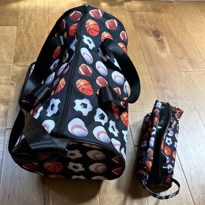 Like New Football/ Basketball/ Soccer/ Baseball Duffel Sports Bag w Matching Kit